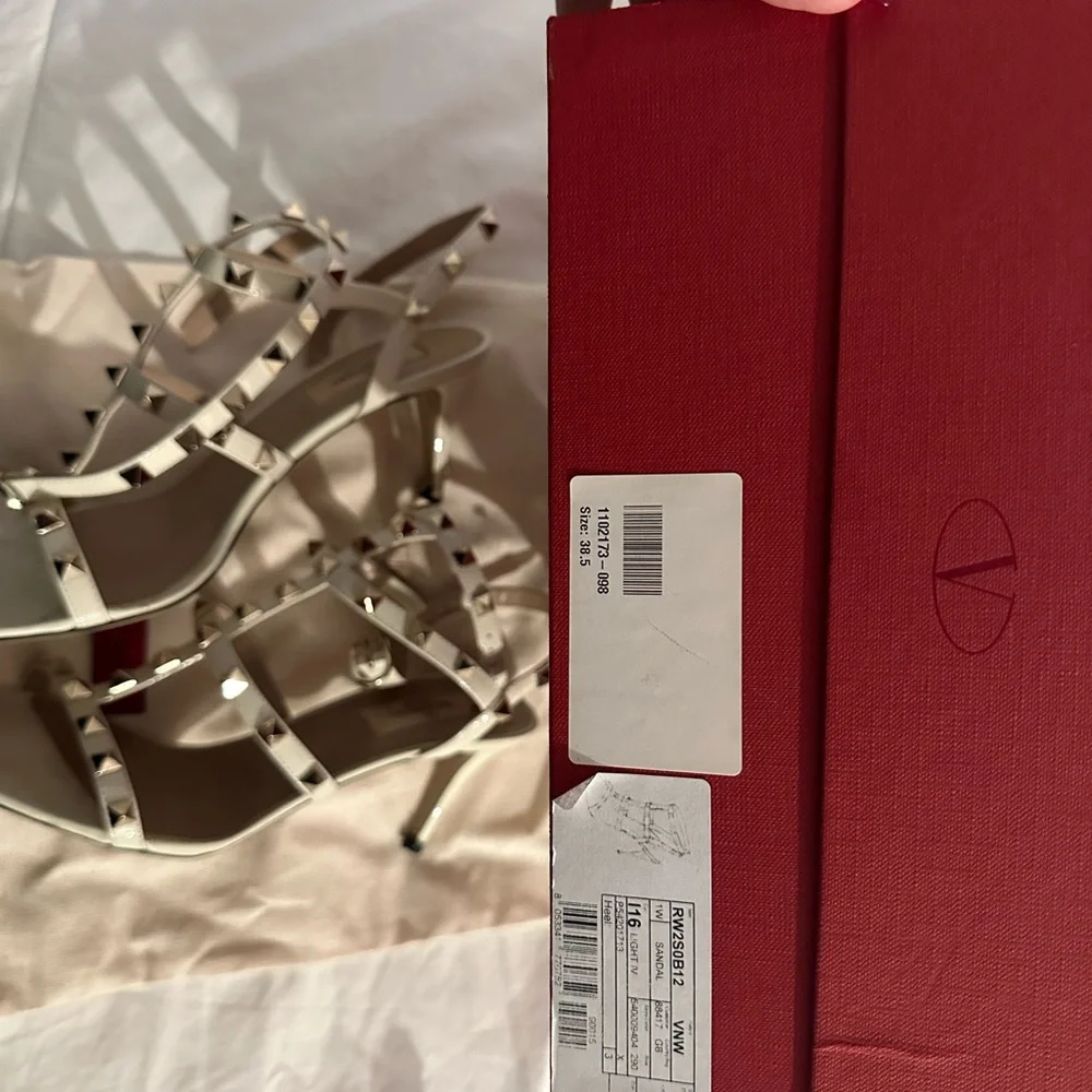 Valentino Garavani Rockstud Leather Heels Sandals Size EU 38.5 (Approx. US 8.5) - Picture 9 of 10